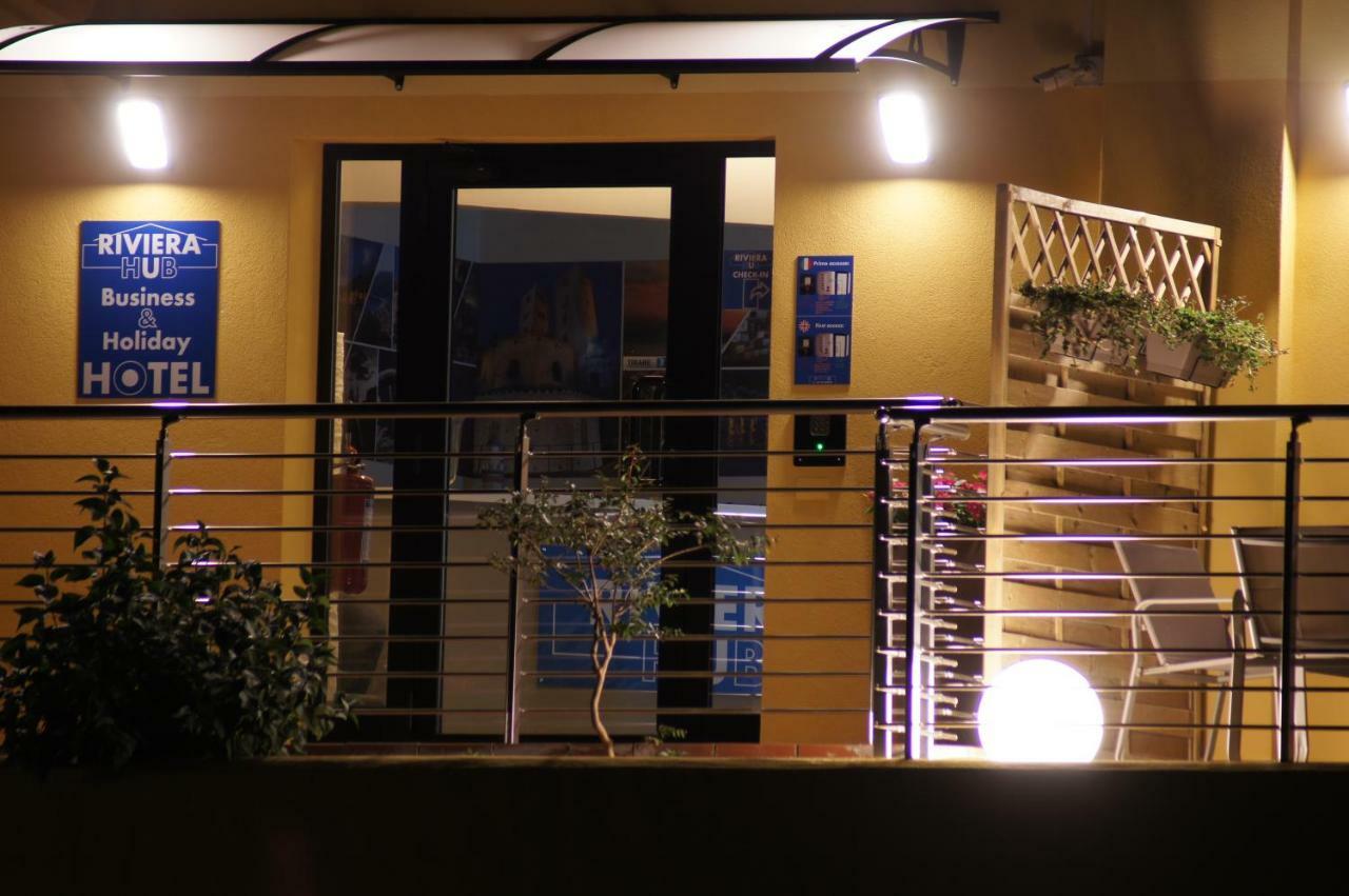 Riviera Hub Hotel Cisano sul Neva Exterior photo